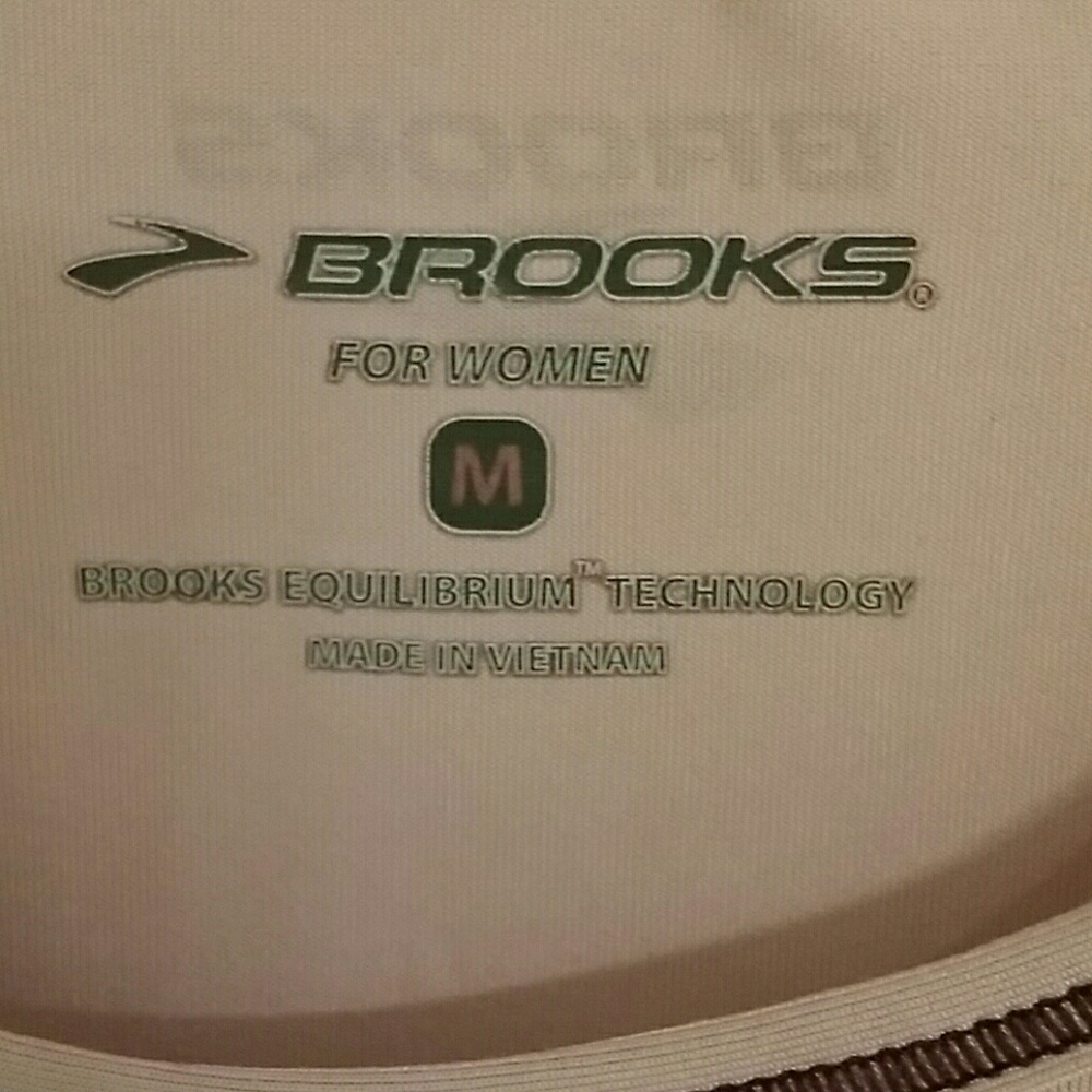 Brooks Equilibrium Tech Shirt View 2